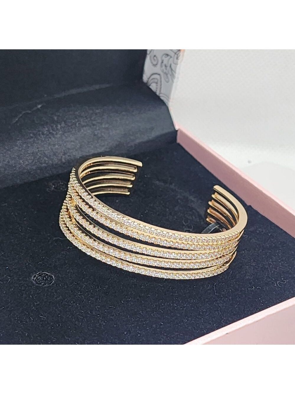 Brand New Cubic zirconia stones Bracelet